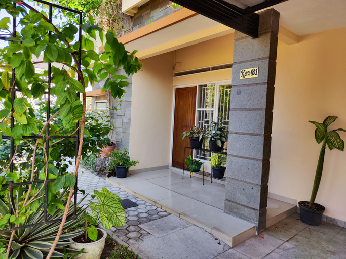 Exterior & Views 3, Zizi's Cirebon Townhouse, Cirebon