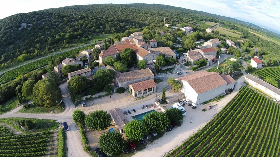 Exterior view, Mas de Trescouvieux, Gard