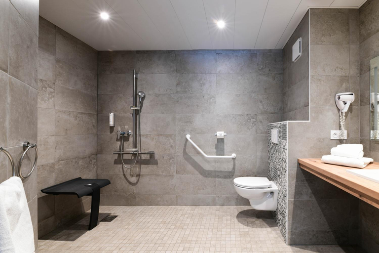 Bathroom 4, Lacotel, Landes
