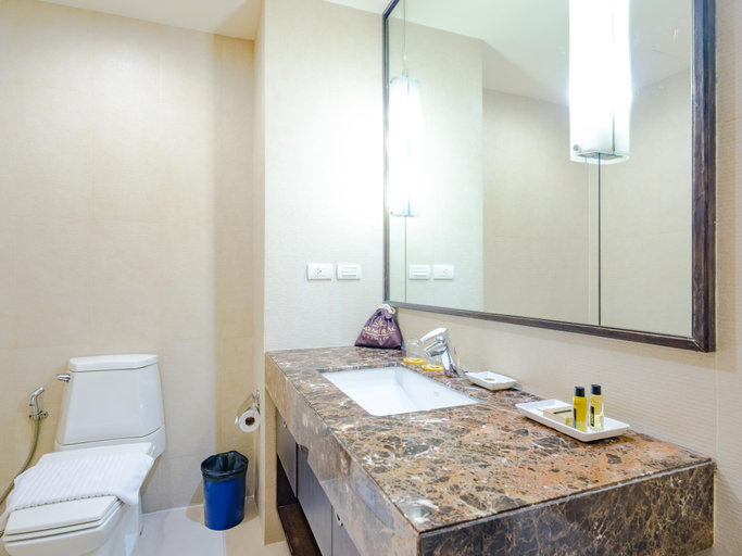 Bathroom 15