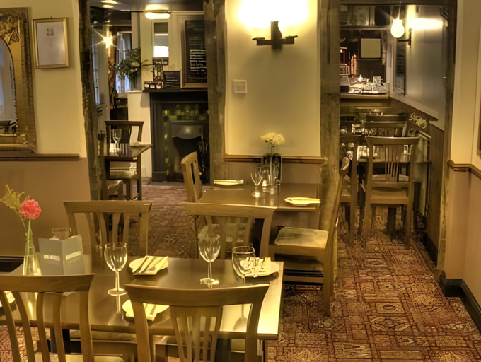Food & Drinks 4, The Green Dragon, Wiltshire