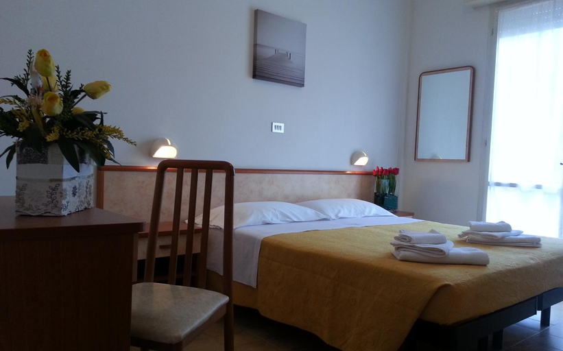 Others 3, Albergo Santo Stefano, Rimini