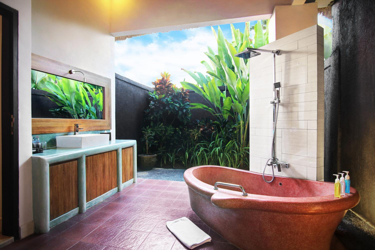 Bathroom 11