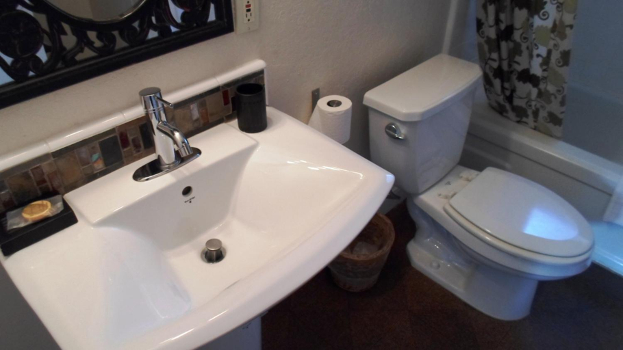 Bathroom 9