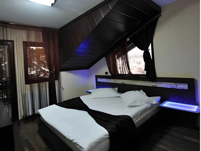 Bedroom 3, Complex Cochet, Busteni