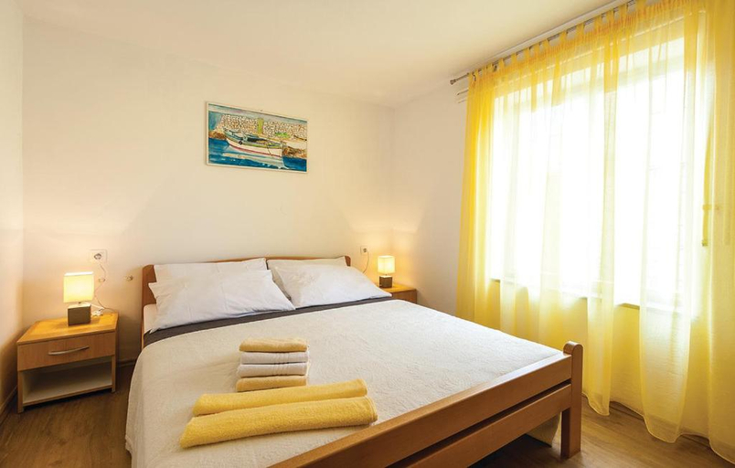 Others 4, Apartment 1365, Pula