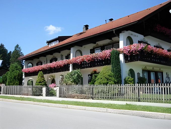 Others 4, Gastehaus Heimgarten, Miesbach