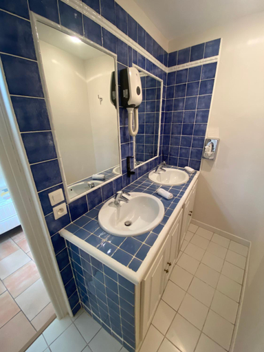 Bathroom 5, Hotel Arena, Var