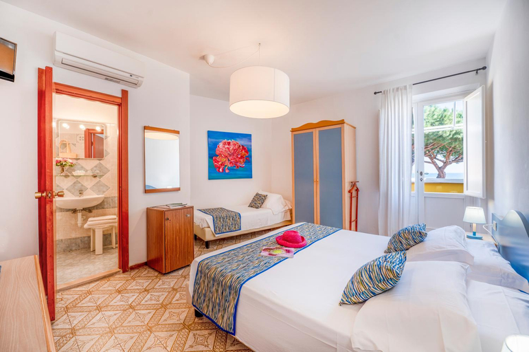 Bedroom 2, Rio sul Mare, Livorno