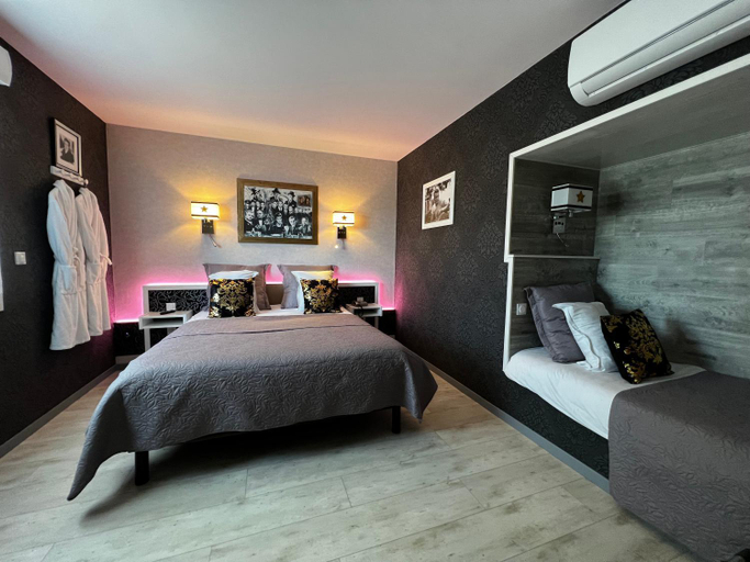 Bedroom 3, Domaine de Roullet, Charente