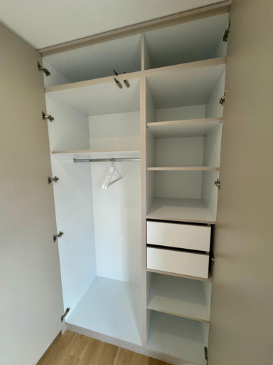 Others 5, Studio suite avec balcon, kitchenette equipee, douche, baignoire, wc et bureau, Rhône
