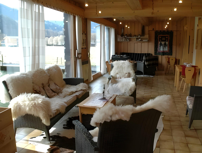 Others 5, Residence La Cour, Haute-Savoie