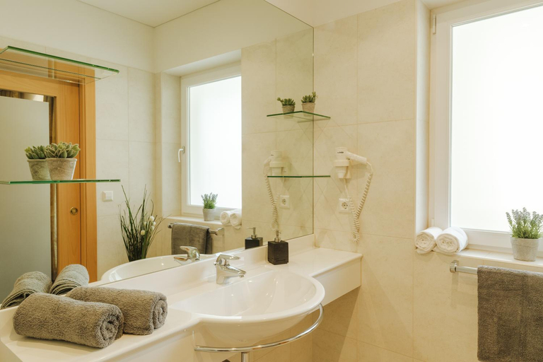 Bathroom 2, Hotel Elisabeth, Bolzano