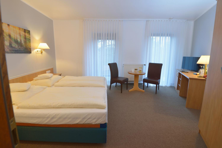 Bedroom 3, Hotel Bertram, Heidekreis