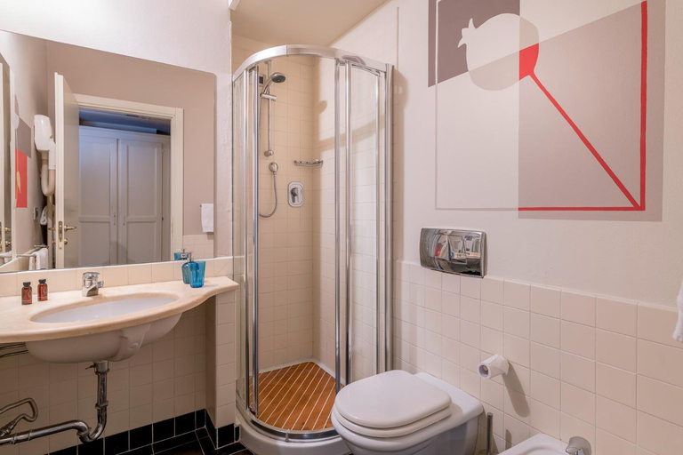 Bathroom 3, Hotel Bijou, Aosta