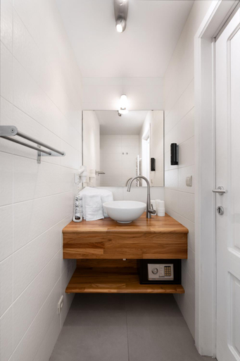 Bathroom 7