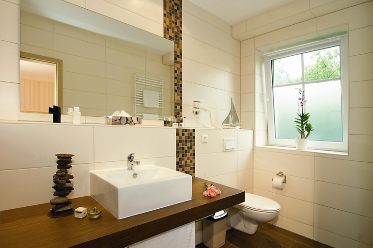Bathroom 3, Wald-Hotel, Vorpommern-Rügen