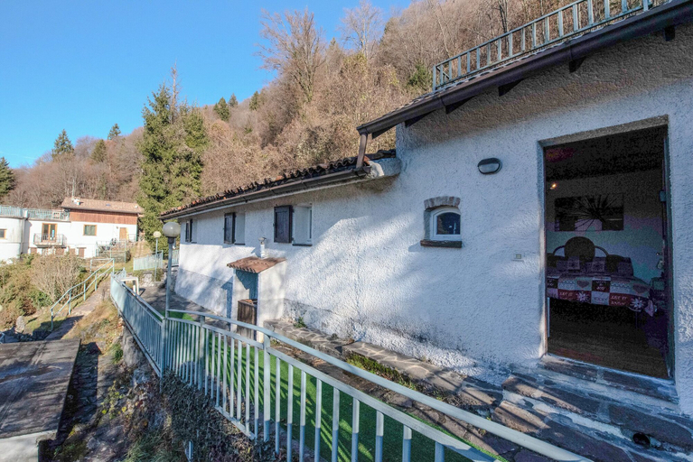 Exterior & Views 2, Paradise La Tana, Bergamo