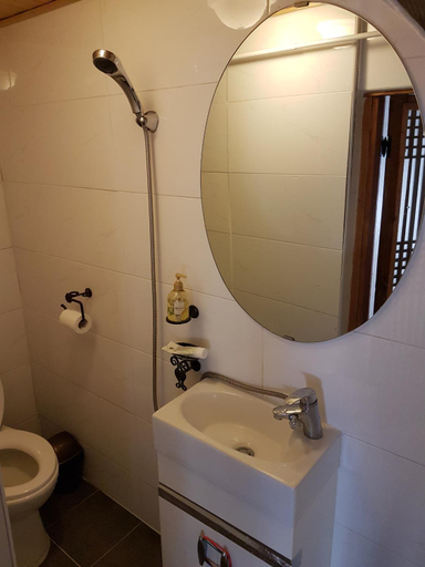Bathroom 5, Gongsimga Hanok Guesthouse, Jongno