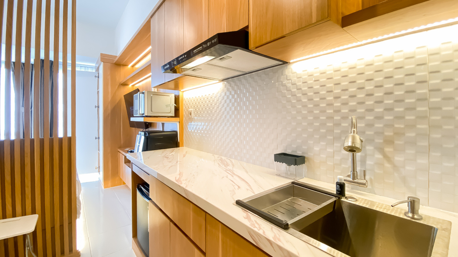Others 2, Cozy and Warm Studio Room at Tokyo Riverside PIK 2 Apartment By Travelio, Tangerang
