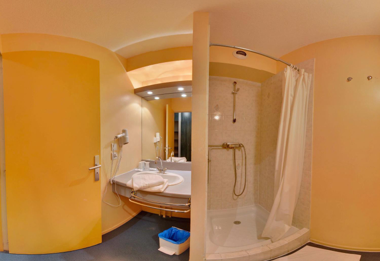 Bathroom, Hotel Restaurant De La Canner, Moselle