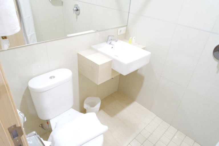Bathroom 4, Yokotel Hotel, Bandung