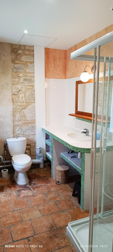 Bathroom, LE FLACON DE LA VERROUILLE, Tarn-et-Garonne