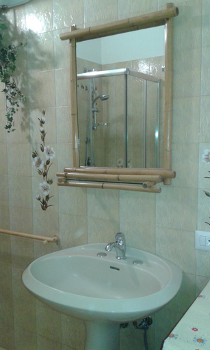 Bathroom 3, La Fattoria Barbini B&B, Viterbo