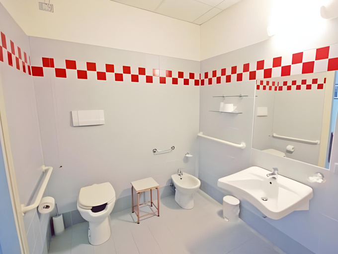 Bathroom 2, Casa Religiosa Di Ospitalita Nazareno, Perugia