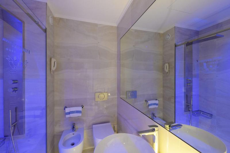 Bathroom 11