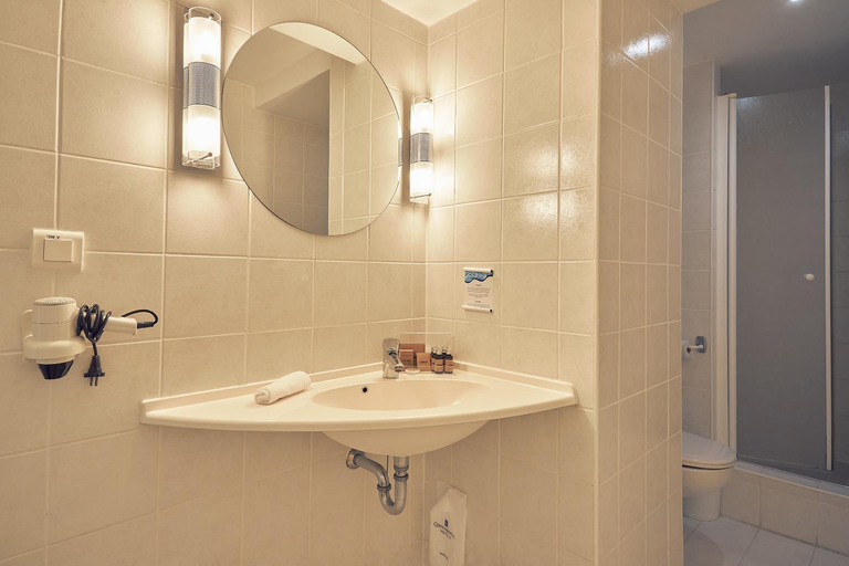 Bathroom 4, Continental Forum Constanta, Constanta