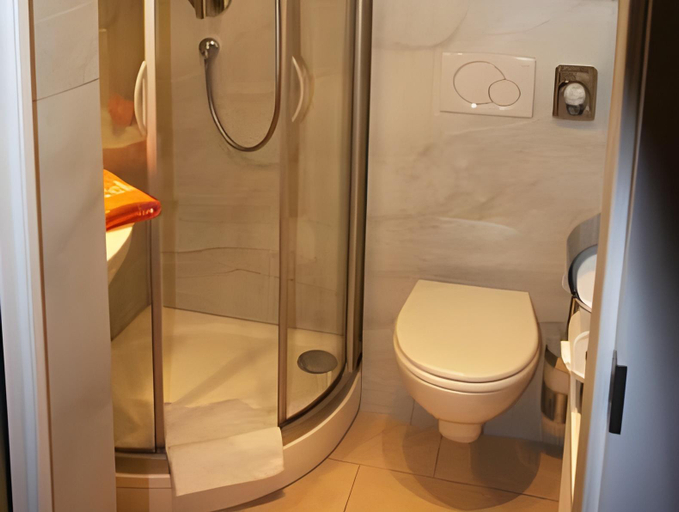 Bathroom 2, ERCK- Hotel & Gastronomie, Karlsruhe