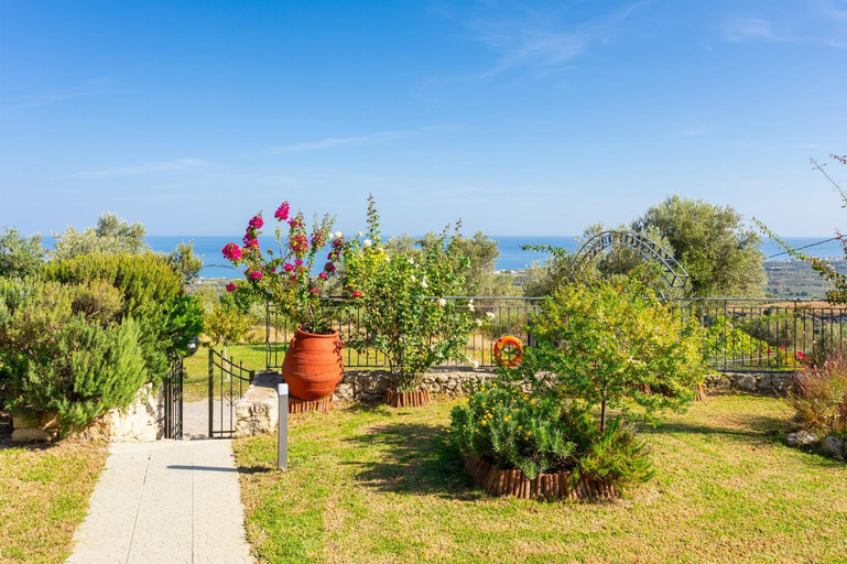 Others 4, Villa Michalis, Crete