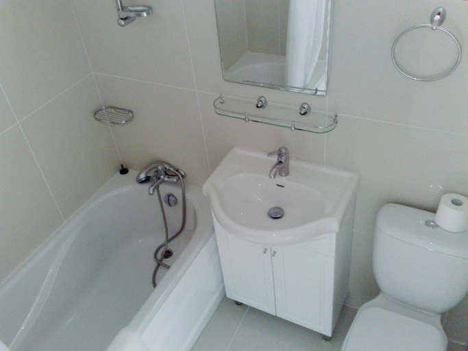 Bathroom, Hilltop Gardens