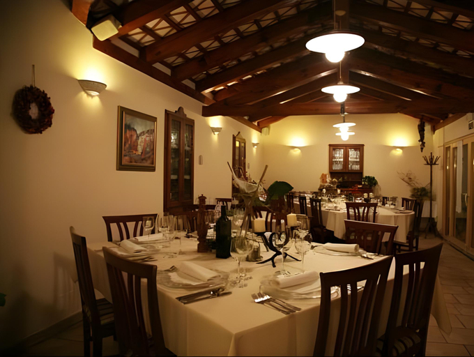 Food & Drinks 2, Spacapanova hisa, Komen