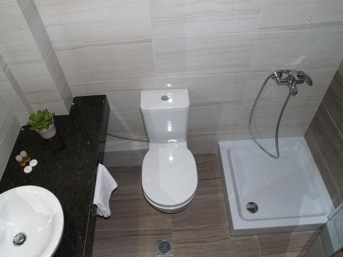 Bathroom, Kavala Beach Hotel apartments, East Macedonia and Thrace