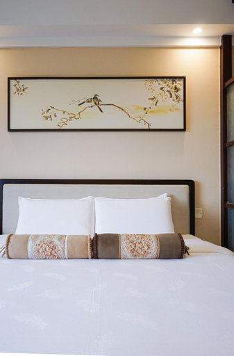 Bedroom 13
