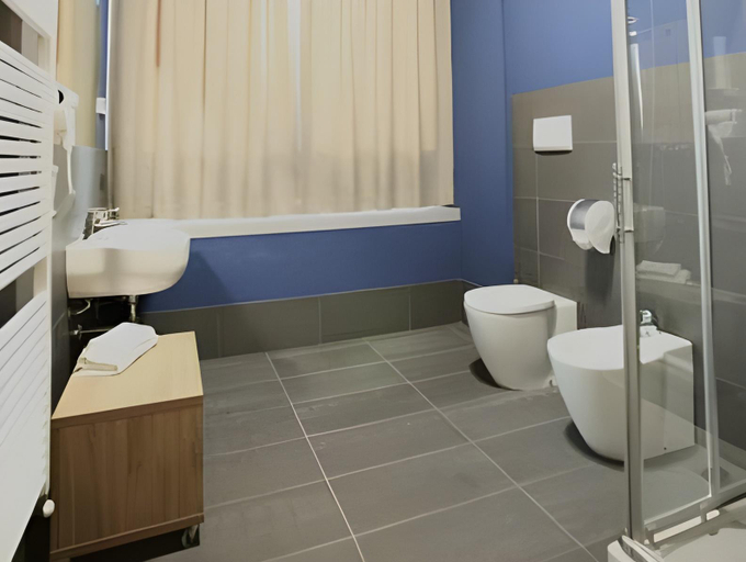 Bathroom 4, Valtidone Hotel, Piacenza