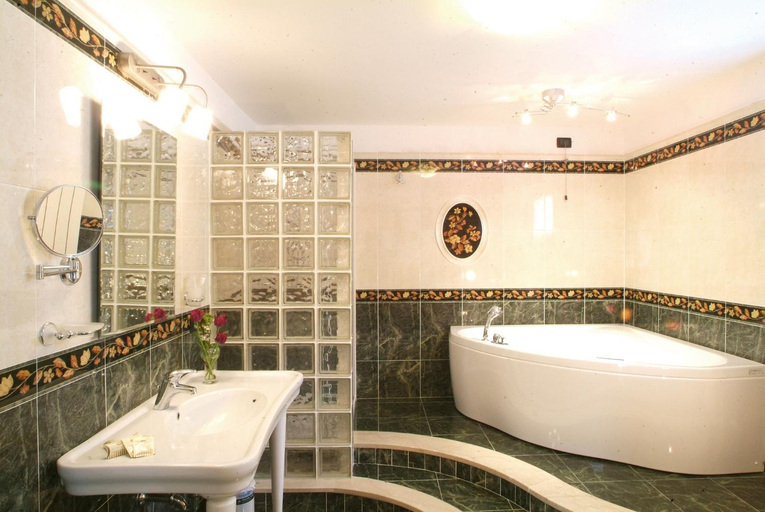 Bathroom 4, Hotel Conca Verde, Brescia