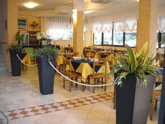Others 4, Albergo Santo Stefano, Rimini