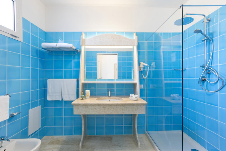 Bathroom 5, Nicolaus Club Quattro Lune, Nuoro