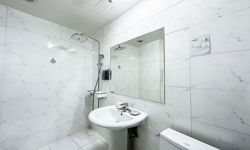 Bathroom 3, Gumi Time Hotel, Gumi
