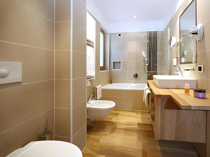 Bathroom 3, Hotel Edda, Bolzano