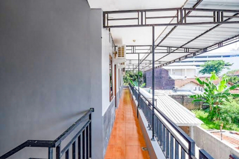 Others 4, RedDoorz near Jalan Slamet Riyadi Solo, Solo