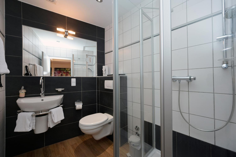 Bedroom 5, Hotel Alt Speyer, Speyer
