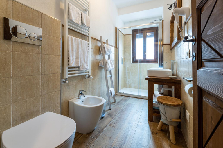 Bathroom 4, Courmayeur, Aosta