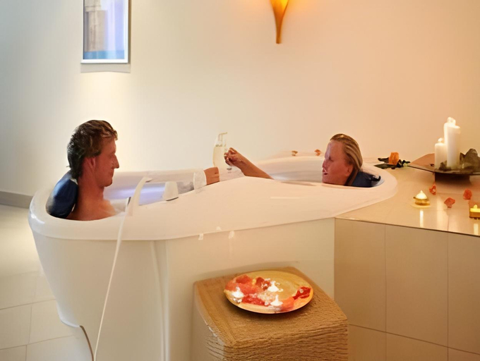 Bathroom 5, IFA Graal-Muritz Hotel & Spa, Rostock