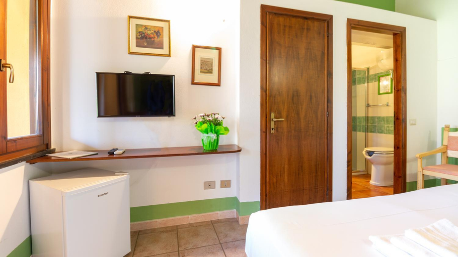 Bedroom 3, Sa Mola, Oristano