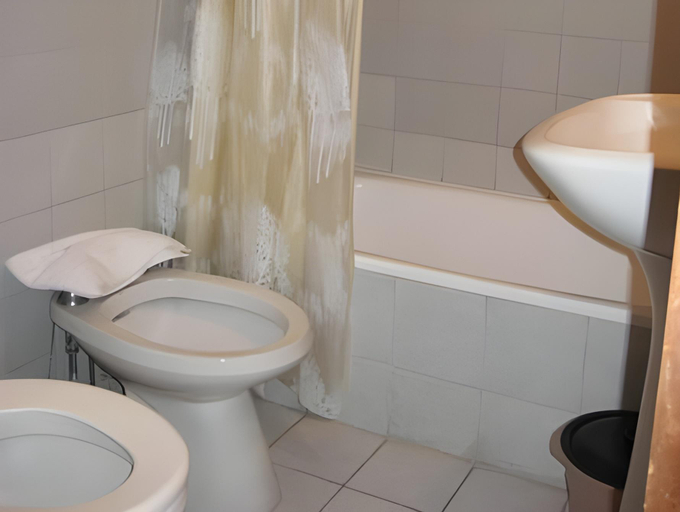 Bathroom 2, Gran Hotel Monaco, General Pueyrredón