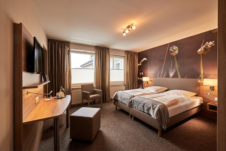 Bedroom, Landgasthaus Hotel H. Kortluke, Osnabrück